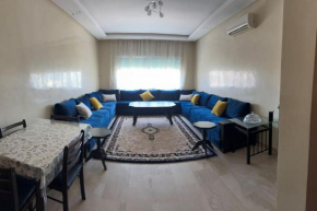 Grand appartement ensoleillé, 2 chambres , 2 salles de bains, 1 salon, 2piscines, à 750m de la plage